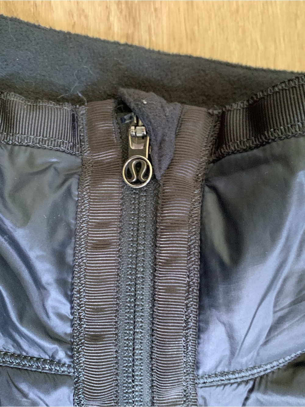 Lululemon Run Bundle Up Jacket Luxtreme Mixrofleece Goose Down Quilted Size 10 - Picture 7 of 7